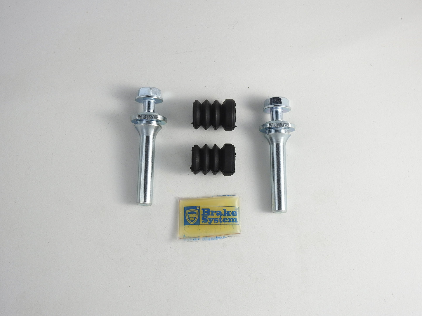 KIT MORDAZA NISSAN URVAN